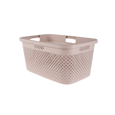 CURVER "Pure" szennyestartó kosár 47 literes űrtartalommal, púderrózsaszín színben, elegáns rattan hatású felülettel és kényelmes fogantyúkkal a könnyű mozgatáshoz.