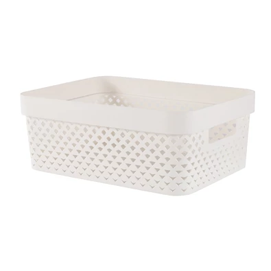 CURVER "Pure" tároló kosár 11 literes űrtartalommal, fehér színben, elegáns rattan hatású mintázattal, praktikus fogantyúkkal kisebb tárgyak rendezett és stílusos tárolásához.