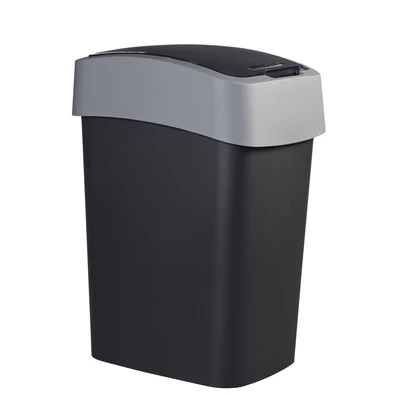 CURVER 'PACIFIC FLIP BIN' billenő fedeles szemetes, 25L űrtartalommal, fekete színben, szürke tetejével. Kézzel nyitható fedél, 80%-ban újrahasznosított anyagból készült, hatékony hulladékgyűjtéshez ideális. Fehér háttéren fotózva.