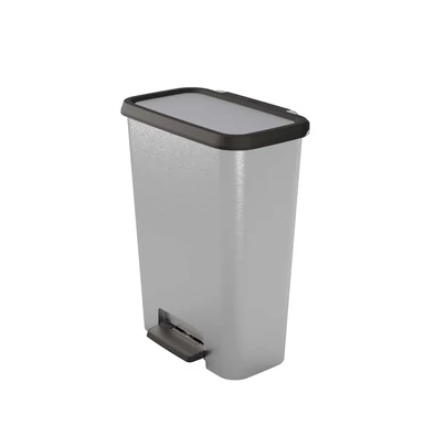 Fémhatású, modern kialakítású CURVER 'COMPATTA' 50L-es pedálos szemetes, amely finoman záródó fedéllel és gumírozott talppal rendelkezik. A szemeteszsák nem látható, ideális modern helyiségekbe.