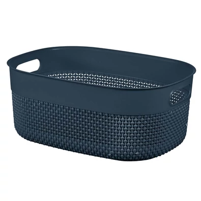 Sötétkék CURVER 'FILO RECYCLED' kosár M, 12 liter űrtartalommal, ovális formájú, strapabíró műanyagból készült, horgolt mintázattal, ideális tárolási megoldás kozmetikumokhoz vagy konyhai eszközökhöz.