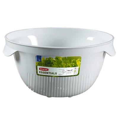 Fehér, kerek műanyag szűrő, amely ideális zöldségek és gyümölcsök mosásához, valamint tészták leszűréséhez. A szűrő tartós, forró víznek ellenálló anyagból készült, mosogatógépben is tisztítható.