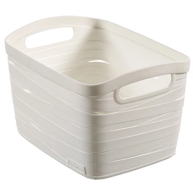 Fehér, műanyag CURVER 'RIBBON' S méretű kosár, 8 literes űrtartalommal, praktikus fogantyúkkal a könnyű kezelés érdekében. Modern, vonzó megjelenés, ideális konyhába, fürdőszobába vagy nappaliba. Fehér, műanyag CURVER 'RIBBON' S méretű kosár, 8 literes űrtartalommal, praktikus fogantyúkkal a könnyű kezelés érdekében. Modern, vonzó megjelenés, ideális konyhába, fürdőszobába vagy nappaliba.