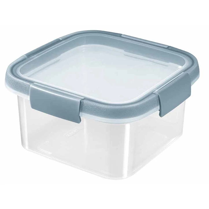 Négyszögletes, átlátszó ételtartó, 1,1 literes űrtartalommal, szürke tetővel és biztos záródással. Praktikus és környezettudatos, 100%-ban újrahasznosított polipropilénből készült, hűtőben és fagyasztóban is használható.