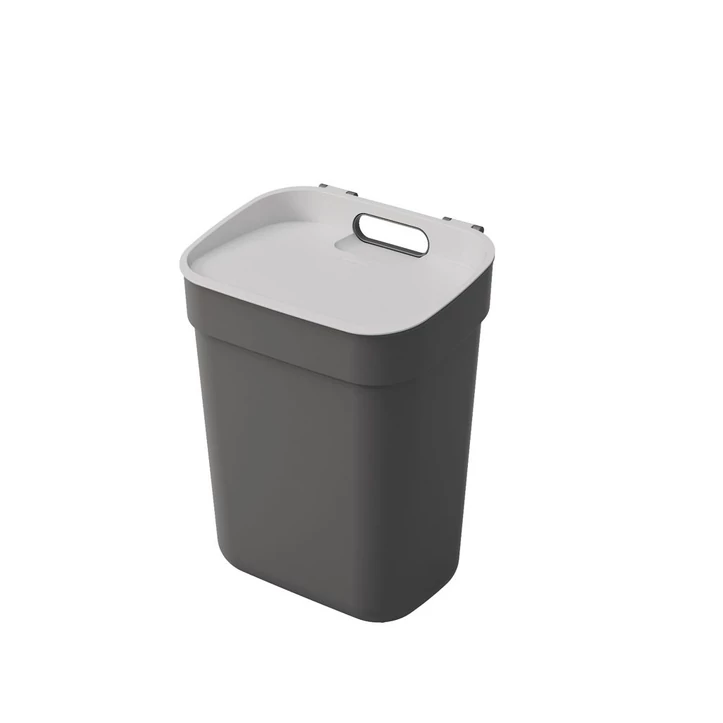 Szürke színű, 10 literes CURVER 'Ready to Collect' szelektív hulladékgyűjtő, praktikus fogantyúval a könnyű mozgatásért, modern és funkcionális kialakítással, fehér háttéren fotózva.