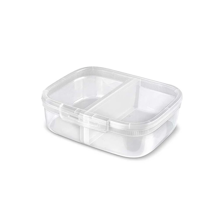 Átlátszó, műanyag CURVER 'SNAP BOX' téglalap ételtartó, 3,3 literes kapacitással, kivehető elválasztóval. A doboz biztonságos záródású, egymásba helyezhető, praktikus tárolást biztosít. Fehér háttéren fotózva.