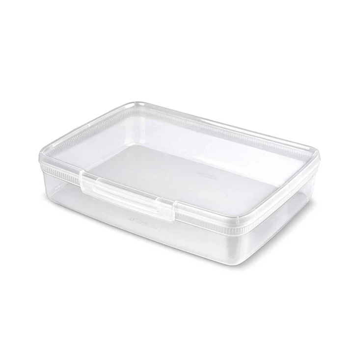 Átlátszó műanyag ételtartó doboz, CURVER 'SNAP BOX' 4,4L térfogatú, téglalap alakú, ügyes zárómechanizmussal, mely segít a biztonságos tárolásban. Kényelmesen egymásra helyezhető, ideális élelmiszerek és kisebb tárgyak