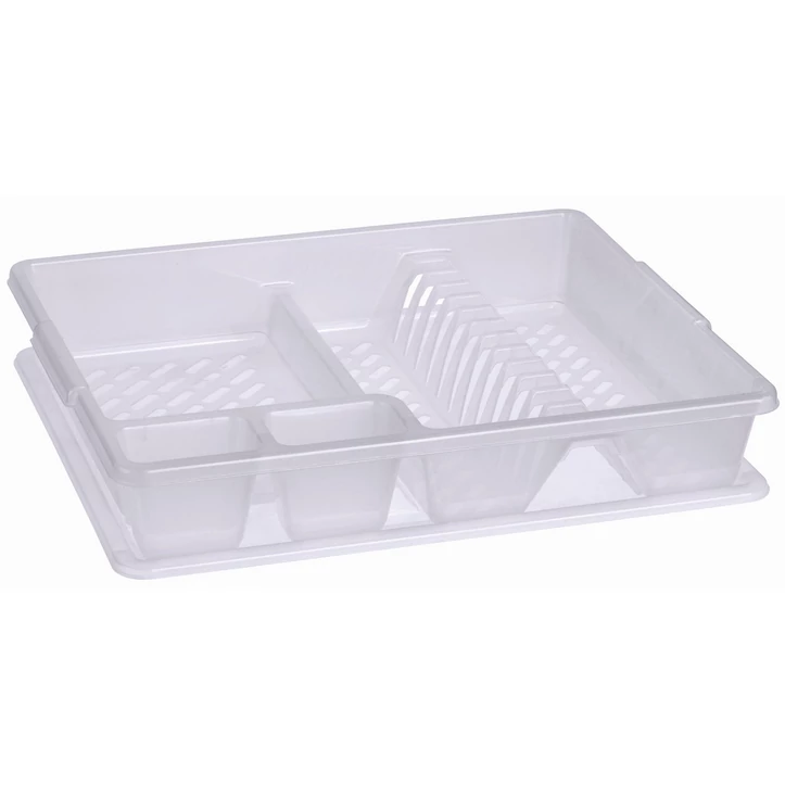 Nagy méretű, fehér CURVER edényszárító, kiváló minőségű műanyagból készült. Praktikus rekeszekkel rendelkezik az evőeszközök és étkészletek szárításához, sötét háttér előtt.