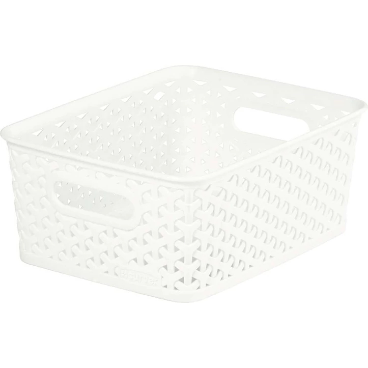 Krém színű CURVER 'MY STYLE' S méretű rattan hatású tárolókosár, kézreálló fogantyúkkal, multifunkcionális használatra a fürdőszobában, hálószobában és nappaliban. Méretei: 25,5 cm hosszú, 19,6 cm széles és 10,3 cm magas.