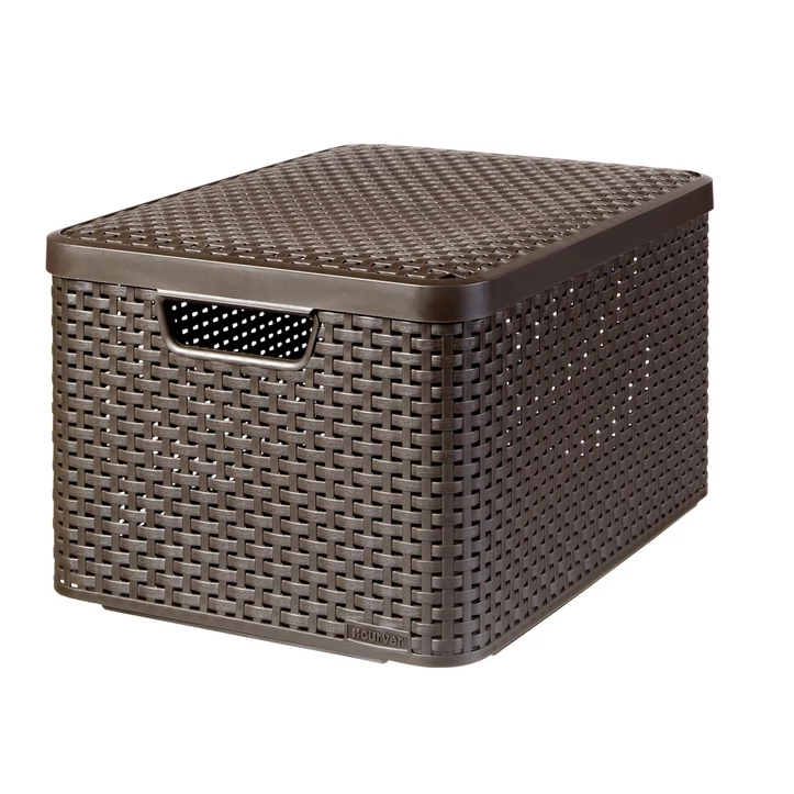 Sötétbarna rattan hatású tárolókosár fedéllel, 30 literes űrtartalommal, kényelmes fogantyúkkal, ideális nappaliba, konyhába vagy fürdőszobába. Szépen illeszkedik bármely belső térbe, egymásra tehető.