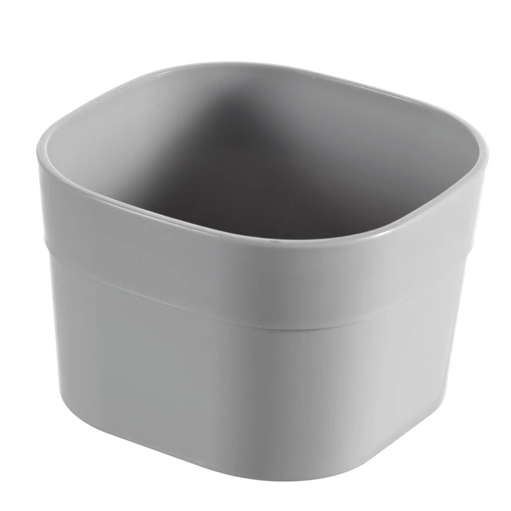 Szürke műanyag elválasztó szett az Infinity termékcsaládból, 8 cm hosszú, 8 cm széles és 5 cm magas, moduláris kialakítással, ideális kiegészítők tárolására otthon vagy irodában. Fehér háttéren fotózva.