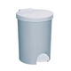 Kerek, világosszürke pedálos szemetes belső kosárral, 15 literes űrtartalommal, sima felülettel és zárható fedéllel, amely megakadályozza a kellemetlen szagok terjedését.