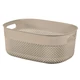 Bézs színű CURVER 'FILO RECYCLED' M 12L kosár, kézi horgolt mintázattal, ovális formájú, ergonomikus fogantyúkkal. Ideális tárolásra, például kozmetikumoknak vagy konyhai eszközöknek. Fehér háttéren fotózva.