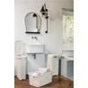 Kép 6/10 - Elegáns fehér CURVER „STYLE” rattan hatású szennyestartó és tárolók láthatók egy modern fürdőszobában, melyek jól illeszkednek a világos környezetbe. A szennyestartó 40 literes kapacitású, praktikus fedővel rendelkezik.